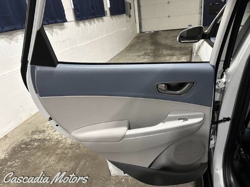 Used 2020 Hyundai Kona Limited w/ Cargo Package FWD image 21