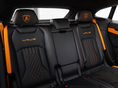 Used 2024 Lamborghini Urus S AWD/4WD image 34