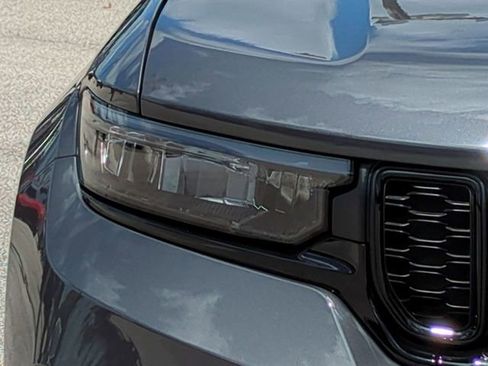 Used 2025 Jeep Grand Cherokee Limited w/ Black Appearance Package AWD/4WD image 10