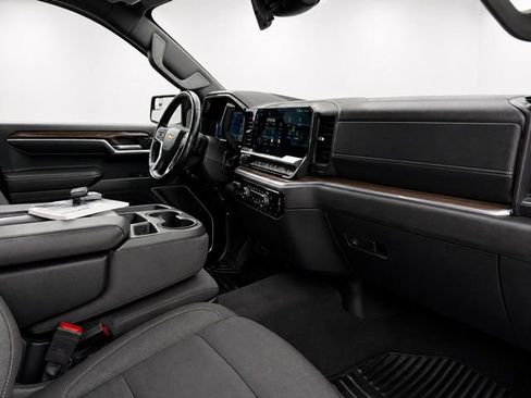 Used 2023 Chevrolet Silverado 1500 LT AWD/4WD image 14