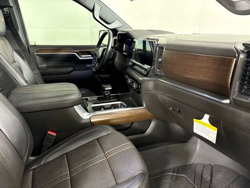 Used 2024 Chevrolet Silverado 1500 High Country w/ High Country Premium Package image 17