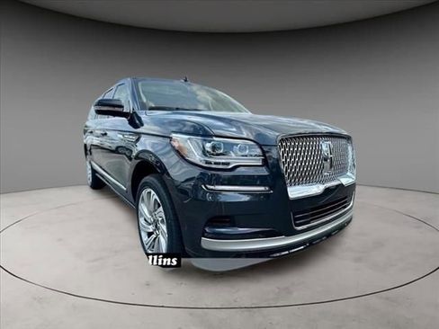 New 2024 Lincoln Navigator L Reserve image 3