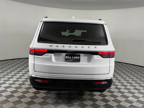 Certified 2023 Jeep Wagoneer 2WD w/ Premium Group I image 8