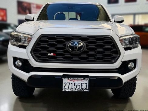 Used 2021 Toyota Tacoma TRD Off-Road w/ Technology Package image 8