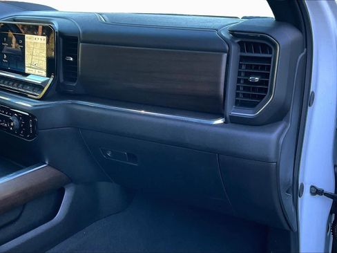 Used 2025 Chevrolet Silverado 3500 High Country w/ Technology Package image 18