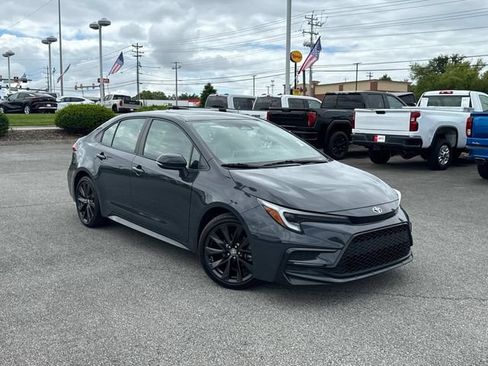 Used 2024 Toyota Corolla XSE FWD image 2