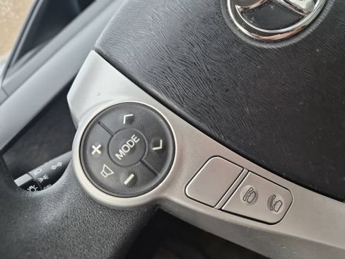 Used 2014 Toyota Prius C One FWD image 18