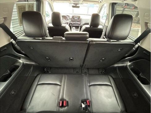Used 2024 Nissan Pathfinder SL image 27