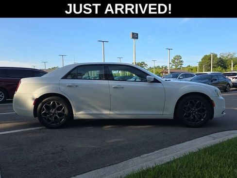 Used 2018 Chrysler 300 S w/ 300S Premium Group AWD/4WD image 3
