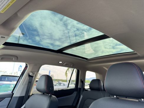 Used 2025 Volkswagen Atlas Peak Edition SE image 32