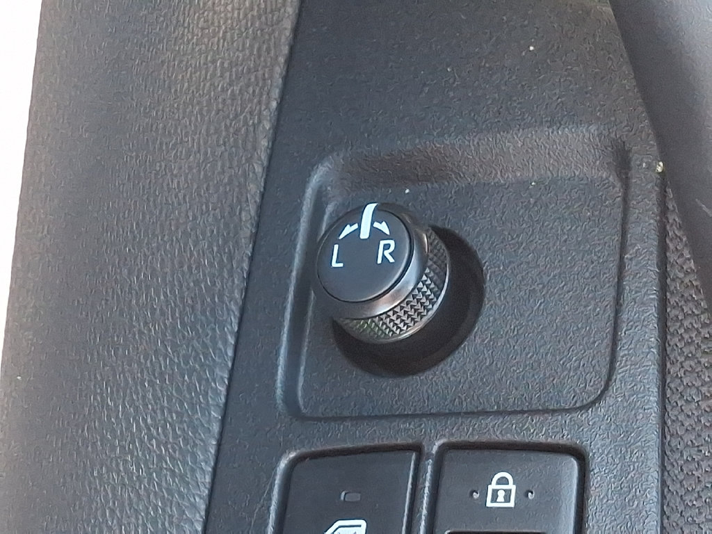 Used 2026 Toyota Corolla SE FWD image 27