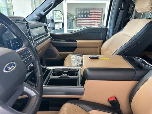 Used 2023 Ford F250 Lariat w/ Lariat Ultimate Package AWD/4WD image 25