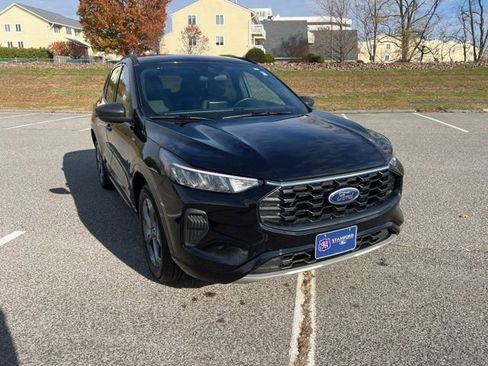 Used 2023 Ford Escape ST-Line image 2