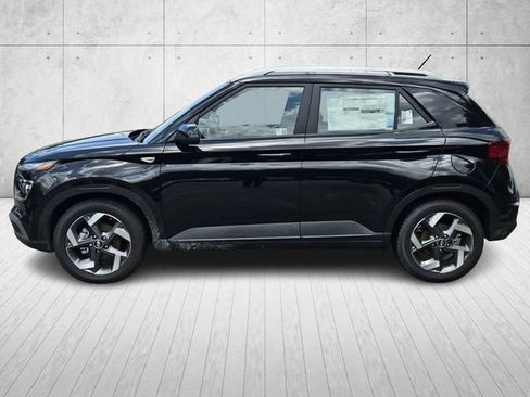 Certified 2025 Hyundai Venue SEL FWD image 2