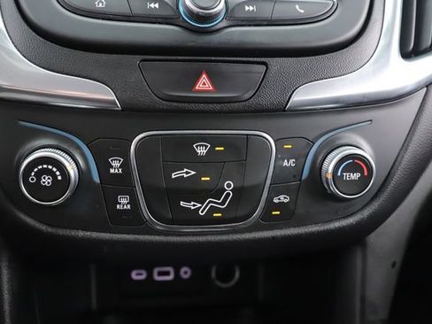 Used 2021 Chevrolet Equinox LT FWD image 24