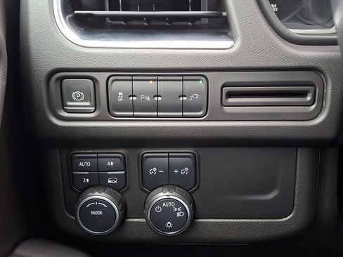 Used 2021 Chevrolet Tahoe LT image 24