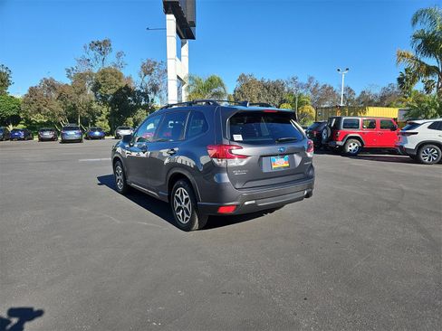 Certified 2023 Subaru Forester Premium image 5