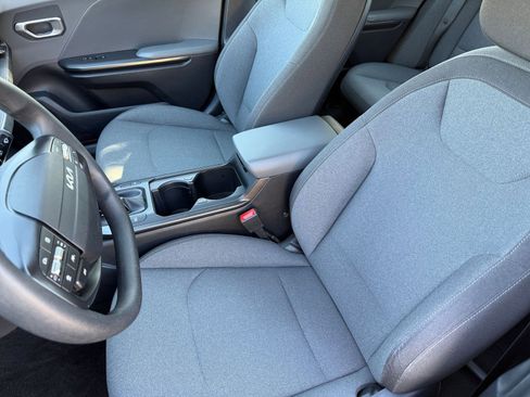 Used 2025 Kia K4 LXS image 37