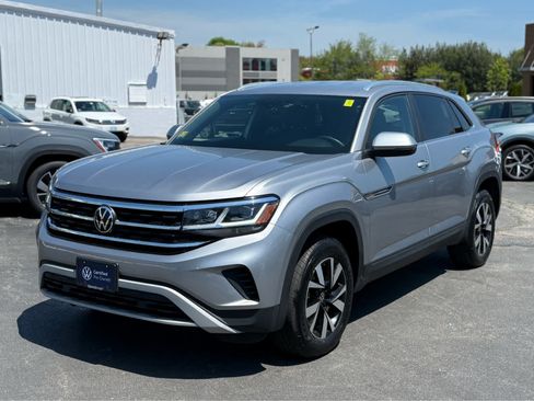 Certified 2023 Volkswagen Atlas Cross Sport SE AWD/4WD image 3