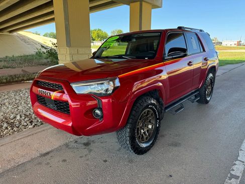 Used 2023 Toyota 4Runner 40th Anniversary SE image 7