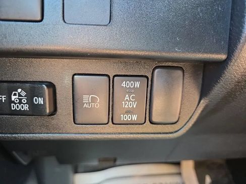 Used 2020 Toyota Tacoma TRD Off-Road AWD/4WD image 28