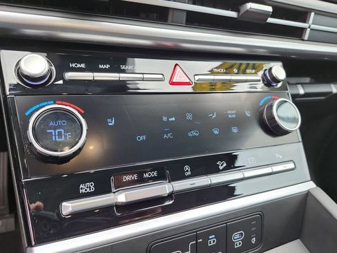 Used 2025 Hyundai Santa Fe SEL FWD image 30