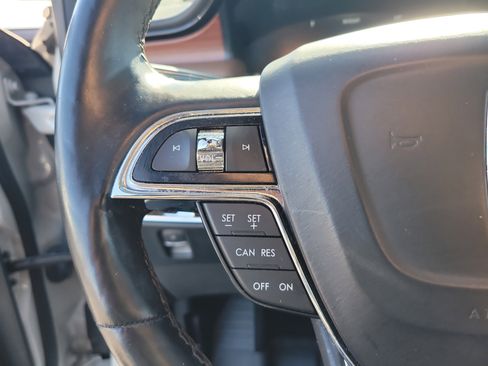 Used 2022 Lincoln Nautilus Reserve w/ Luxury Package image 26