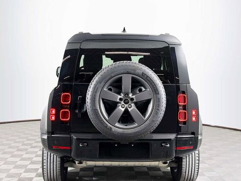 Used 2025 Land Rover Defender 90 X-Dynamic SE image 6