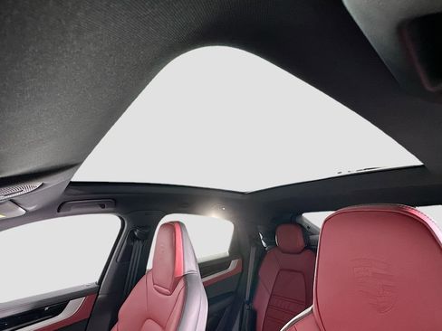 New 2026 Porsche Cayenne S image 14