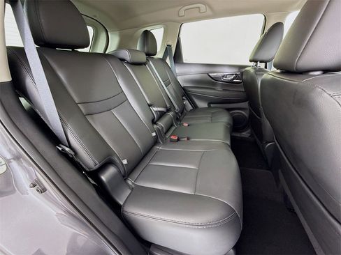 Used 2018 Nissan Rogue SL image 27