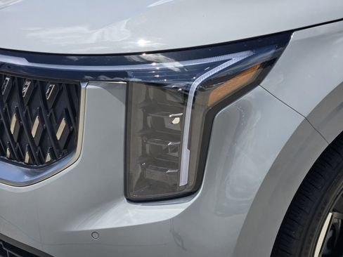 New 2026 Kia Carnival EX FWD image 6