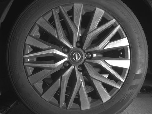 Used 2025 Nissan Altima 2.5 SV FWD image 14
