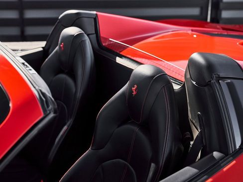 Used 2023 Ferrari F8 Tributo image 16