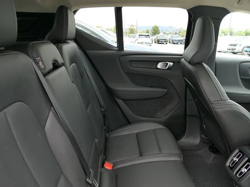 Used 2025 Volvo XC40 B5 Core AWD/4WD image 24