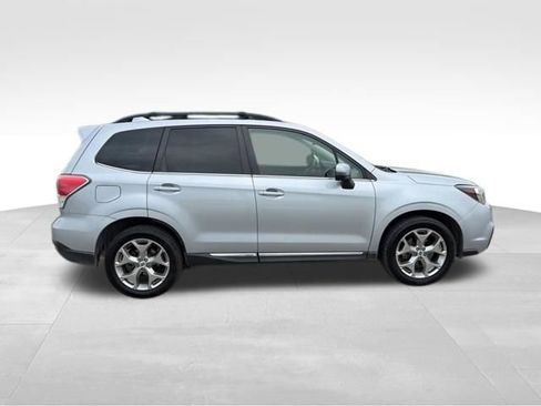 Used 2018 Subaru Forester 2.5i Touring AWD/4WD image 2