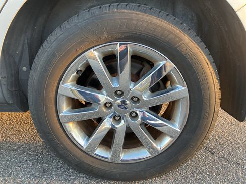 Used 2013 Ford Edge Limited image 21