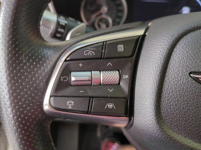 Used 2025 Genesis G70 2.5T RWD image 17