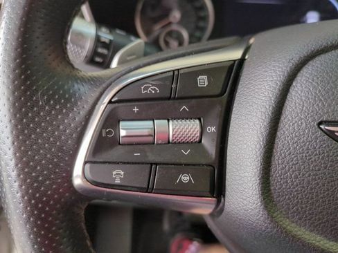 Used 2025 Genesis G70 2.5T RWD image 17
