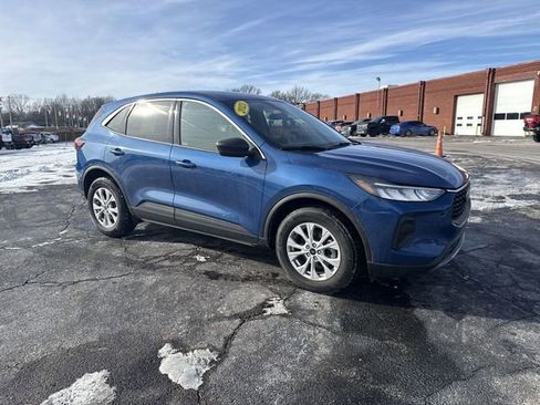 Used 2023 Ford Escape Active image 11