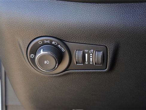 New 2026 Jeep Compass Latitude image 22