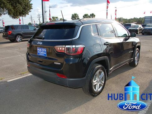 Used 2024 Jeep Compass Latitude AWD/4WD image 5