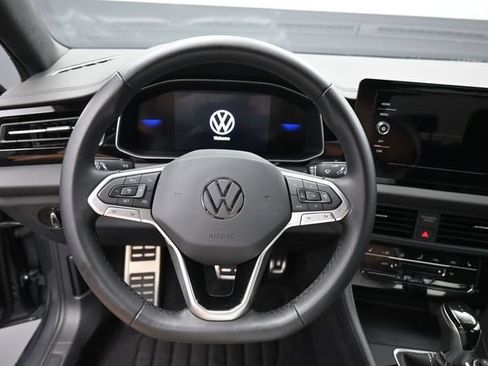 Used 2025 Volkswagen Jetta Sport FWD image 15