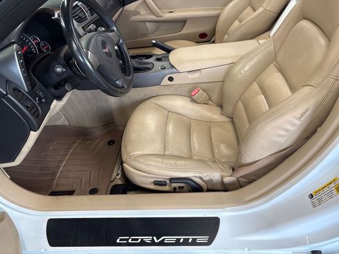 Used 2006 Chevrolet Corvette Coupe w/ Preferred Equipment Group RWD image 39