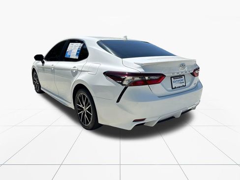 Used 2024 Toyota Camry SE FWD image 6