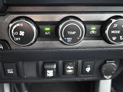 Used 2019 Toyota Tacoma SR5 image 23