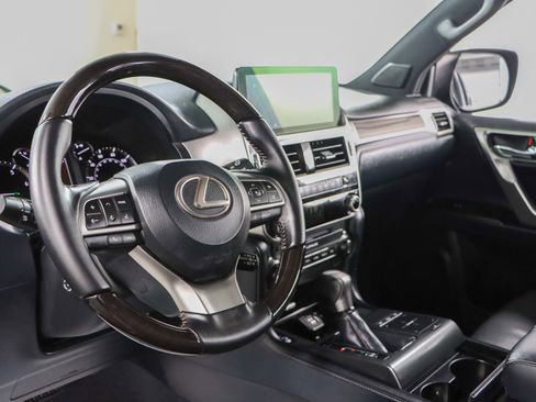 Used 2023 Lexus GX 460 Premium w/ Premium Package image 24