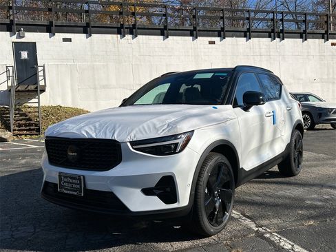 New 2026 Volvo XC40 B5 Ultra w/ Climate Package image 5