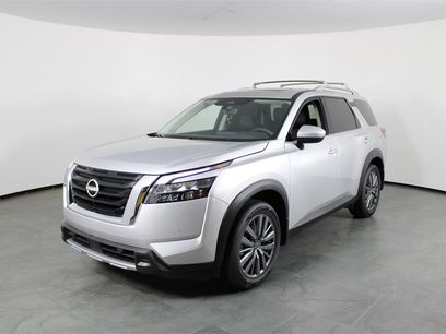 New 2025 Nissan Pathfinder SL w/ SL Premium Package