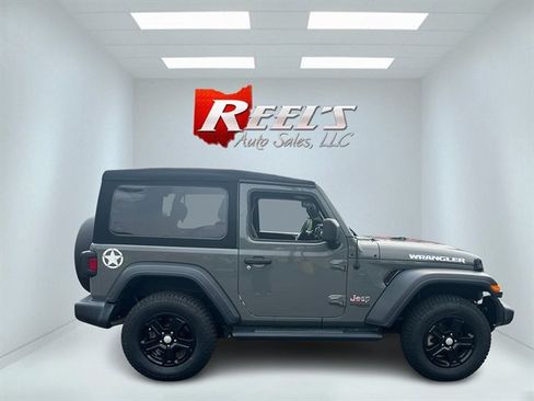 Used 2019 Jeep Wrangler Sport AWD/4WD image 6