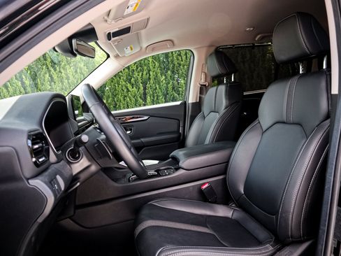 Used 2025 Honda Pilot EX-L image 7